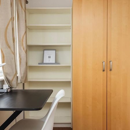 Vibrant Clapham Double Bedroom Лондон Екстер'єр фото