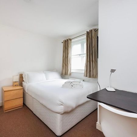 Vibrant Clapham Double Bedroom Лондон Екстер'єр фото